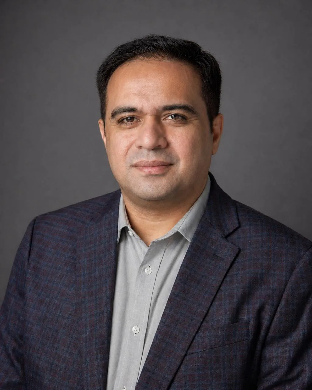 डॉ. Parth Ganatra परामर्श के दौरान